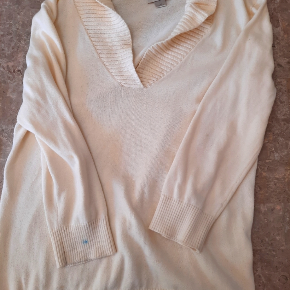 {M} Ann Taylor LOFT Cream Sweater